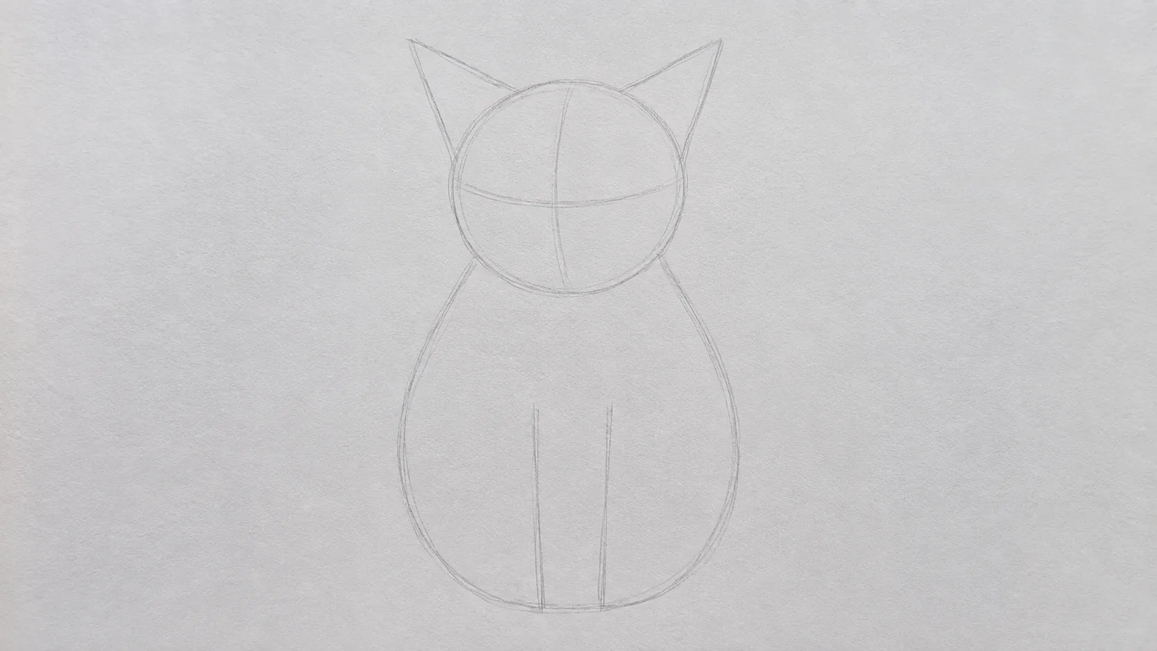 Página de sketchbook com a construção a lápis bem fraca de um desenho de gato: corpo de pera, cabeça circular com uma cruz leve, orelhas triangulares largas e duas patas dianteiras retas